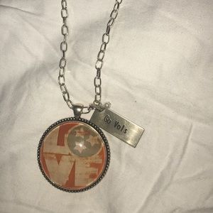 TN VOLS necklace